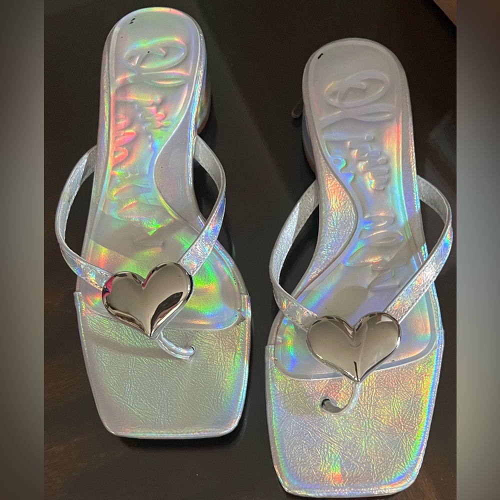 OLIVIA MILLER.  Women 
Love Buzz Sandal.